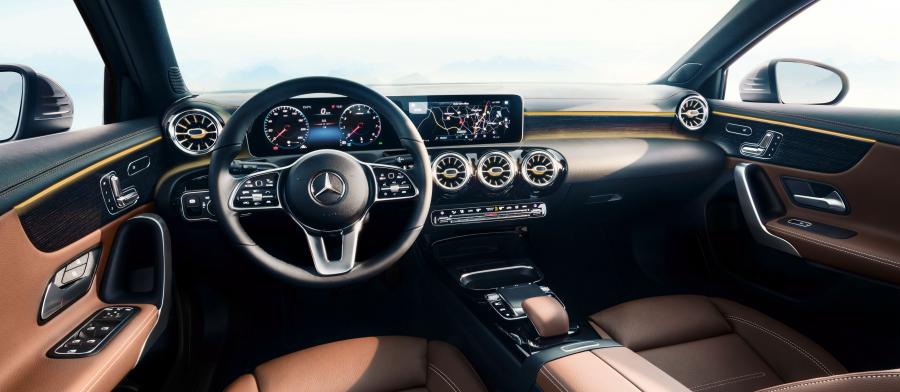 Торпедо Mercedes-Benz A200 Progressive (W177) 2018 года  (WW) (фото 7 из 96)